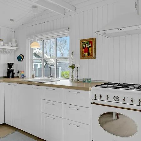 Semesterbostad 1 Bedroom Lovely In Brenderup Fyn Vedelshave